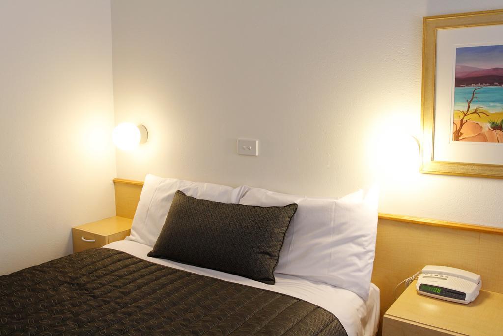 Mid City Motor Inn Queanbeyan Zimmer foto